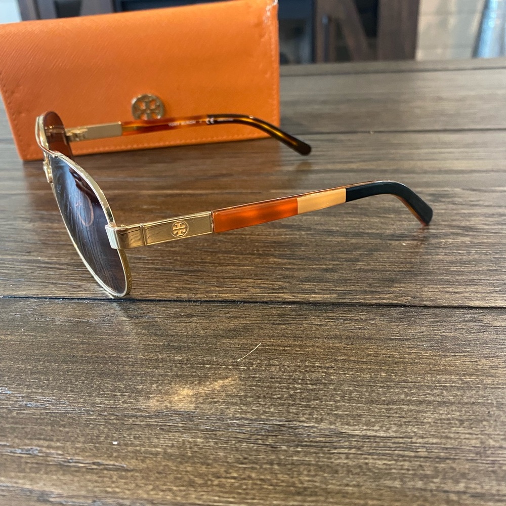 Tory Burch Aviator Sunglasses